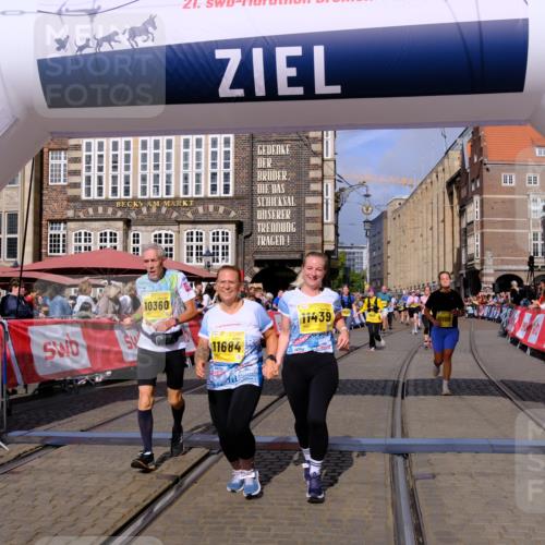 13.09.2026 - 21. swb-Marathon Bremen Tim E. http://msf.ph/oto/10335848 13.09.2026 11:07:23 Ziel 10156, 10360, 11100, 11257, 11393, 11439, 11600, 11684, 11696, 11822, 11823, 12255 meine-sportfotos.de