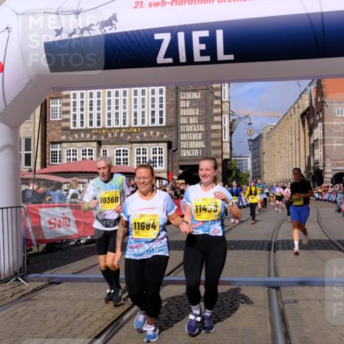 13.09.2026 - 21. swb-Marathon Bremen Tim E. http://msf.ph/oto/10335868 13.09.2026 11:07:24 Ziel 10156, 10360, 11100, 11257, 11393, 11439, 11600, 11684, 11696, 11759, 11822, 11823, 12255 meine-sportfotos.de