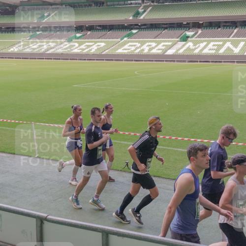 13.09.2026 - 21. swb-Marathon Bremen Michael Burmester http://msf.ph/oto/10335899 13.09.2026 13:11:02 Laufen im Stadion 164, 265, 373, 448, 581, 703, 869, 984, 1113, 1180, 1738, 1851, 1855, 1867, 1894, 1936, 1952, 1967, 2202, 2232, 2268, 2281, 2284, 2299, 2330, 2333, 2339, 2342, 2353, 2426, 2432, 2443, 2530, 2531, 2553, 2573, 2589, 2594, 2654, 2659, 2669, 2682, 2714, 2717, 2784, 2785, 2804, 2819, 2822, 2836, 2907, 2920, 2932, 2976, 3026, 3027, 3063, 3079, 3082, 3086, 3089, 3122, 3159, 3174, 3207, 3208, 3291, 3328, 3352, 3370, 3409, 3410, 3470, 3549, 3769, 551 meine-sportfotos.de