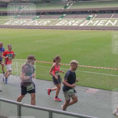 13.09.2026 - 21. swb-Marathon Bremen Michael Burmester http://msf.ph/oto/10335917 13.09.2026 13:11:04 Laufen im Stadion 164, 265, 373, 448, 581, 703, 869, 984, 1113, 1180, 1738, 1851, 1855, 1867, 1894, 1936, 1952, 1967, 2202, 2232, 2248, 2268, 2281, 2284, 2299, 2330, 2333, 2339, 2342, 2353, 2426, 2432, 2443, 2530, 2531, 2553, 2573, 2589, 2594, 2654, 2659, 2669, 2682, 2714, 2717, 2784, 2785, 2804, 2819, 2822, 2836, 2907, 2920, 2932, 2976, 3026, 3027, 3063, 3079, 3082, 3086, 3089, 3122, 3159, 3174, 3207, 3208, 3291, 3328, 3349, 3352, 3370, 3409, 3410, 3470, 3549, 3769, 551 meine-sportfotos.de