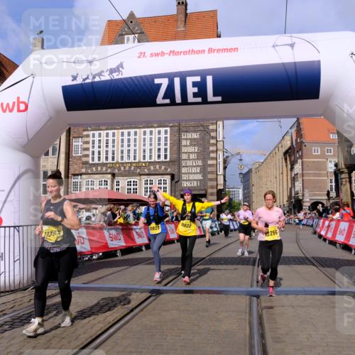 13.09.2026 - 21. swb-Marathon Bremen Tim E. http://msf.ph/oto/10335970 13.09.2026 11:07:28 Ziel 10156, 10360, 10488, 11100, 11123, 11246, 11393, 11439, 11600, 11684, 11696, 11759, 11822, 11823, 12255, 12266 meine-sportfotos.de