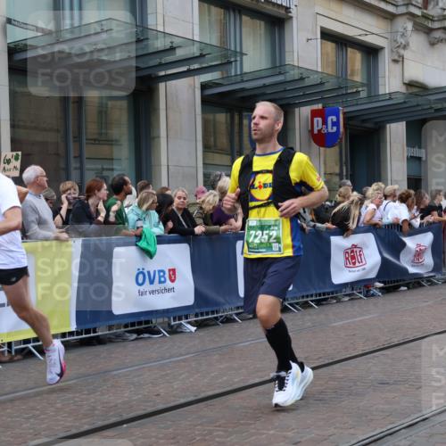 13.09.2026 - 21. swb-Marathon Bremen Strokosch-Dieckow http://msf.ph/oto/10336016 13.09.2026 13:25:10 Ziel 191, 209, 260, 1119, 1650, 1658, 2046, 3124, 3168, 3186, 3187, 3806, 4294, 4717, 5703, 5755, 5814, 6113, 6380, 7252, 7306, 8357, 8545, 8597, 8695, 8769, 8890, 9036, 9299, 9440, 9460, 9468, 9506, 9563, 13025, 972, 1080, 1166, 1264, 1436, 1448, 2322, 2761, 3015, 3105, 4091, 4113, 4459, 4507, 4918, 4973, 6079, 6360, 6544, 6943, 7306, 7326, 7409, 7854, 8245, 8853, 9073, 9152, 9360, 9493, 13088 meine-sportfotos.de