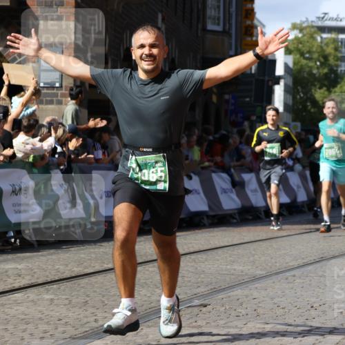 13.09.2026 - 21. swb-Marathon Bremen Strokosch-Dieckow http://msf.ph/oto/10336028 13.09.2026 13:18:13 Ziel 948, 1631, 1797, 2001, 2125, 2634, 3051, 3192, 4286, 4374, 5530, 5817, 5935, 5948, 6290, 6448, 8805, 8869, 9505, 9595, 9596, 9837, 13041, 1146, 1419, 2055, 5307, 5460, 6293, 6294, 6818, 7491, 7954, 13150 meine-sportfotos.de