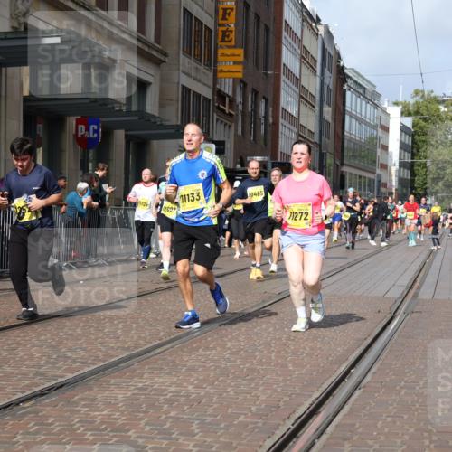 13.09.2026 - 21. swb-Marathon Bremen Strokosch-Dieckow http://msf.ph/oto/10336038 13.09.2026 11:04:50 Ziel 10370, 10411, 10465, 10576, 10697, 10718, 10741, 10800, 10802, 10850, 10975, 10995, 11102, 11105, 11157, 11218, 11281, 11326, 11584, 11616, 11722, 11900, 11939, 12002, 12011, 12064, 12079, 12080, 12099, 12235, 12335, 12522, 10160, 10198, 10283, 10315, 10481, 10711, 10729, 10855, 10856, 10877, 10940, 11006, 11114, 11133, 11272, 11364, 11366, 11395, 11518, 11592, 11705, 11757, 11761, 11991, 12005 meine-sportfotos.de