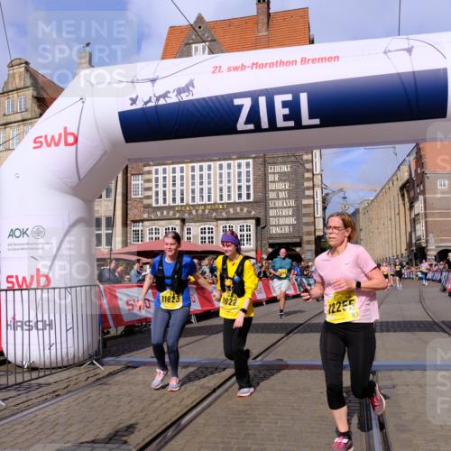 13.09.2026 - 21. swb-Marathon Bremen Tim E. http://msf.ph/oto/10336076 13.09.2026 11:07:29 Ziel 10156, 10360, 10488, 11100, 11123, 11246, 11393, 11439, 11600, 11684, 11696, 11759, 11822, 11823, 11917, 12020, 12173, 12255, 12266 meine-sportfotos.de