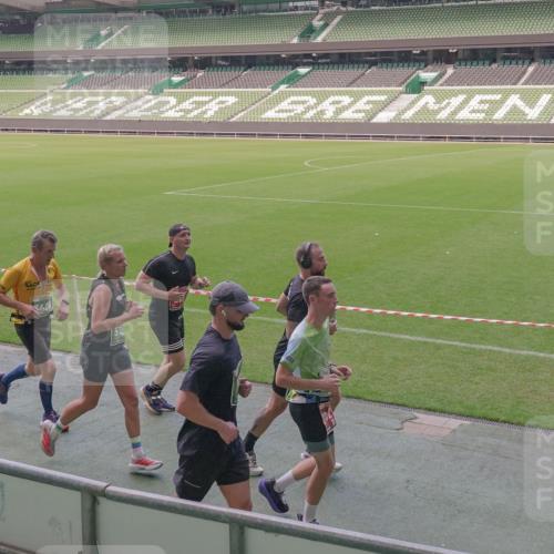 13.09.2026 - 21. swb-Marathon Bremen Michael Burmester http://msf.ph/oto/10336083 13.09.2026 13:11:22 Laufen im Stadion 265, 373, 581, 703, 843, 984, 1113, 1226, 1435, 1738, 1849, 1851, 1855, 1867, 1894, 1936, 1952, 1967, 2202, 2248, 2268, 2281, 2284, 2299, 2330, 2333, 2339, 2342, 2353, 2375, 2377, 2398, 2426, 2432, 2443, 2530, 2531, 2553, 2589, 2654, 2659, 2669, 2673, 2682, 2714, 2784, 2785, 2804, 2819, 2822, 2836, 2850, 2907, 2920, 2932, 2976, 3026, 3027, 3063, 3079, 3082, 3089, 3122, 3159, 3174, 3207, 3208, 3308, 3328, 3349, 3352, 3370, 3409, 3410, 3470, 3549, 551 meine-sportfotos.de