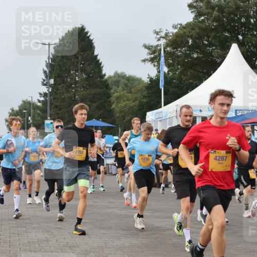 13.09.2026 - Kiel Lauf Andreas Tolksdorf http://msf.ph/oto/10336084 13.09.2026 09:53:31 Kiellinie 3339, 2762, 1239, 4351, 39, 4287, 4190, 1331 meine-sportfotos.de