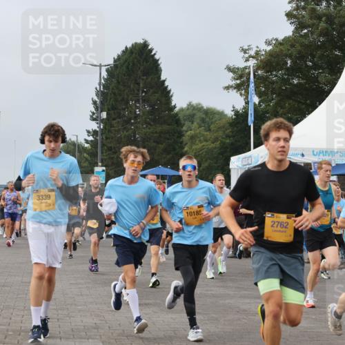 13.09.2026 - Kiel Lauf Andreas Tolksdorf http://msf.ph/oto/10336114 13.09.2026 09:53:32 Kiellinie 7790, 3339, 10185, 2762, 239 meine-sportfotos.de