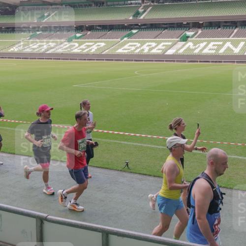 13.09.2026 - 21. swb-Marathon Bremen Michael Burmester http://msf.ph/oto/10336134 13.09.2026 13:11:27 Laufen im Stadion 265, 373, 581, 703, 843, 984, 1113, 1226, 1435, 1738, 1849, 1851, 1855, 1867, 1894, 1936, 1952, 1967, 2202, 2248, 2268, 2281, 2284, 2299, 2330, 2333, 2336, 2339, 2342, 2353, 2375, 2377, 2398, 2426, 2432, 2443, 2530, 2531, 2553, 2589, 2654, 2659, 2669, 2673, 2682, 2784, 2785, 2804, 2819, 2822, 2836, 2850, 2907, 2932, 2976, 3026, 3027, 3079, 3082, 3089, 3122, 3143, 3159, 3174, 3207, 3208, 3308, 3328, 3349, 3352, 3370, 3409, 3410, 3470, 3549, 551 meine-sportfotos.de