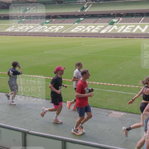 13.09.2026 - 21. swb-Marathon Bremen Michael Burmester http://msf.ph/oto/10336141 13.09.2026 13:11:28 Laufen im Stadion 265, 373, 581, 703, 843, 984, 1113, 1226, 1435, 1738, 1849, 1851, 1855, 1867, 1894, 1936, 1952, 1967, 2202, 2248, 2268, 2281, 2284, 2299, 2330, 2333, 2336, 2339, 2342, 2353, 2375, 2377, 2398, 2426, 2432, 2443, 2530, 2531, 2553, 2589, 2654, 2659, 2669, 2673, 2682, 2784, 2785, 2804, 2819, 2822, 2836, 2850, 2907, 2932, 2976, 3026, 3027, 3079, 3082, 3089, 3122, 3143, 3159, 3174, 3207, 3208, 3308, 3328, 3349, 3352, 3370, 3409, 3410, 3470, 3549, 551 meine-sportfotos.de