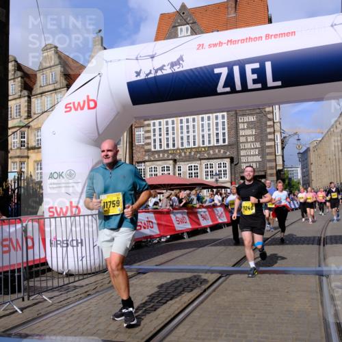 13.09.2026 - 21. swb-Marathon Bremen Tim E. http://msf.ph/oto/10336179 13.09.2026 11:07:33 Ziel 10156, 10205, 10360, 10488, 10748, 11100, 11123, 11246, 11393, 11417, 11439, 11600, 11684, 11696, 11759, 11822, 11823, 11865, 11917, 12020, 12173, 12255, 12266, 12536 meine-sportfotos.de