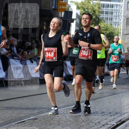 13.09.2026 - 21. swb-Marathon Bremen Strokosch-Dieckow http://msf.ph/oto/10336203 13.09.2026 13:18:22 Ziel 948, 1631, 1797, 1872, 2001, 2260, 2634, 2671, 3241, 3458, 3514, 3634, 4131, 4733, 5292, 5695, 5935, 5948, 6152, 6290, 6448, 8094, 8805, 8869, 8943, 8944, 9134, 9595, 9596, 9609, 9837, 13041, 465, 2055, 2324, 4413, 4642, 5307, 6293, 6294, 6818, 7245, 7731, 8404, 8540, 8872, 9019, 9275 meine-sportfotos.de