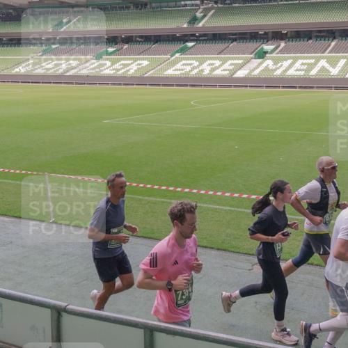 13.09.2026 - 21. swb-Marathon Bremen Michael Burmester http://msf.ph/oto/10336216 13.09.2026 13:11:40 Laufen im Stadion 265, 373, 581, 703, 843, 984, 1113, 1226, 1435, 1738, 1849, 1851, 1894, 1936, 1952, 1967, 2202, 2248, 2281, 2284, 2299, 2330, 2333, 2336, 2339, 2342, 2353, 2375, 2377, 2398, 2426, 2432, 2443, 2531, 2589, 2654, 2659, 2669, 2673, 2682, 2784, 2804, 2819, 2822, 2836, 2850, 2907, 2932, 2976, 3026, 3027, 3079, 3082, 3089, 3122, 3143, 3155, 3159, 3174, 3207, 3208, 3308, 3328, 3349, 3352, 3370, 3409, 3410, 3470, 3549, 551 meine-sportfotos.de