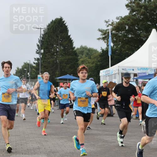 13.09.2026 - Kiel Lauf Andreas Tolksdorf http://msf.ph/oto/10336322 13.09.2026 09:53:42 Kiellinie 6225, 9389, 7691, 39, 6435, 11, 3177 meine-sportfotos.de