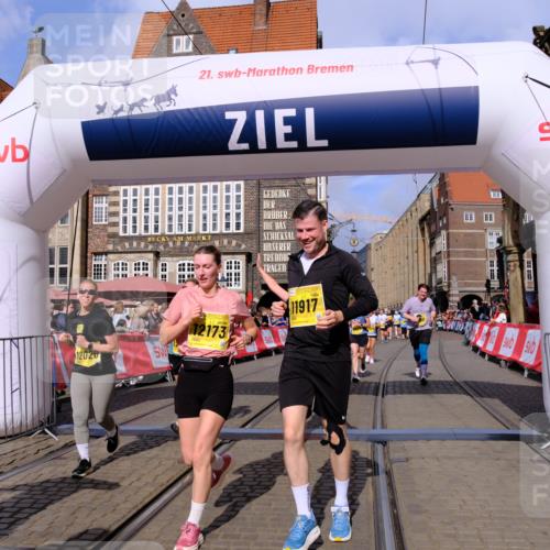13.09.2026 - 21. swb-Marathon Bremen Tim E. http://msf.ph/oto/10336406 13.09.2026 11:07:38 Ziel 10205, 10488, 10695, 10748, 11123, 11246, 11393, 11417, 11600, 11696, 11759, 11767, 11822, 11823, 11865, 11917, 12020, 12173, 12210, 12255, 12266, 12536 meine-sportfotos.de