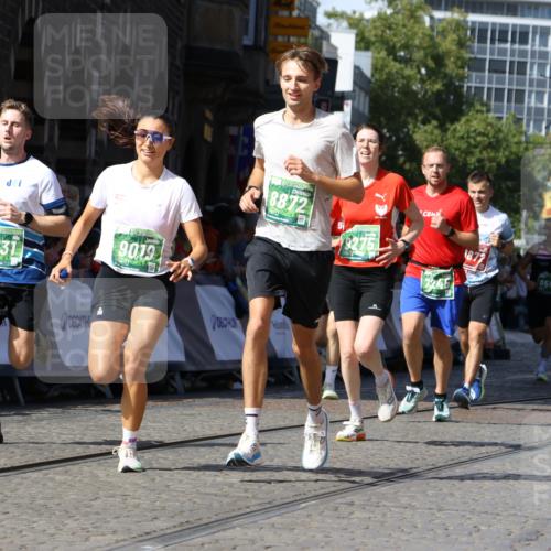 13.09.2026 - 21. swb-Marathon Bremen Strokosch-Dieckow http://msf.ph/oto/10336409 13.09.2026 13:18:29 Ziel 1631, 1872, 2260, 2634, 2671, 3241, 3458, 3514, 3634, 4131, 4733, 5292, 5695, 5948, 6152, 6290, 6448, 7954, 8094, 8805, 8943, 8944, 9134, 9609, 10065, 465, 2324, 2948, 3631, 4120, 4413, 4642, 5867, 6787, 7245, 7731, 8404, 8540, 8743, 8872, 9019, 9275, 9327, 9833 meine-sportfotos.de
