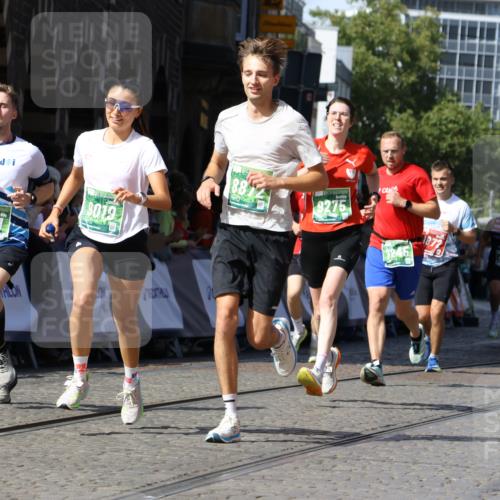 13.09.2026 - 21. swb-Marathon Bremen Strokosch-Dieckow http://msf.ph/oto/10336435 13.09.2026 13:18:29 Ziel 1631, 1872, 2260, 2634, 2671, 3241, 3458, 3514, 3634, 4131, 4733, 5292, 5695, 5948, 6152, 6290, 6448, 7954, 8094, 8805, 8943, 8944, 9134, 9609, 10065, 465, 2324, 2948, 3631, 4120, 4413, 4642, 5867, 6787, 7245, 7731, 8404, 8540, 8743, 8872, 9019, 9275, 9327, 9833 meine-sportfotos.de