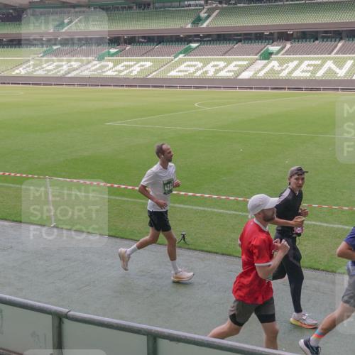 13.09.2026 - 21. swb-Marathon Bremen Michael Burmester http://msf.ph/oto/10336442 13.09.2026 13:12:08 Laufen im Stadion 118, 265, 373, 514, 581, 703, 843, 933, 984, 1113, 1226, 1286, 1334, 1435, 1849, 1851, 1936, 1952, 2005, 2248, 2264, 2281, 2299, 2330, 2336, 2353, 2375, 2377, 2398, 2426, 2443, 2478, 2505, 2531, 2589, 2659, 2669, 2673, 2684, 2765, 2784, 2804, 2815, 2822, 2836, 2850, 2860, 2895, 2907, 2963, 2966, 2975, 2976, 3026, 3027, 3079, 3082, 3143, 3155, 3159, 3174, 3207, 3293, 3308, 3328, 3349, 3352, 3409, 3434, 3549, 551 meine-sportfotos.de
