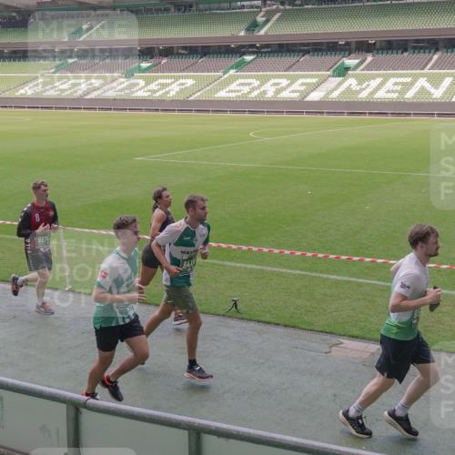 13.09.2026 - 21. swb-Marathon Bremen Michael Burmester http://msf.ph/oto/10336474 13.09.2026 13:12:12 Laufen im Stadion 118, 183, 265, 373, 514, 695, 703, 843, 933, 984, 1113, 1226, 1286, 1334, 1435, 1849, 1851, 1936, 1952, 2005, 2248, 2264, 2281, 2299, 2330, 2336, 2353, 2375, 2377, 2398, 2426, 2443, 2461, 2478, 2505, 2531, 2589, 2659, 2669, 2673, 2684, 2765, 2784, 2804, 2815, 2822, 2836, 2850, 2860, 2895, 2907, 2963, 2966, 2975, 2976, 3026, 3027, 3079, 3082, 3143, 3155, 3159, 3174, 3207, 3293, 3308, 3328, 3349, 3352, 3409, 3434, 3549, 551 meine-sportfotos.de
