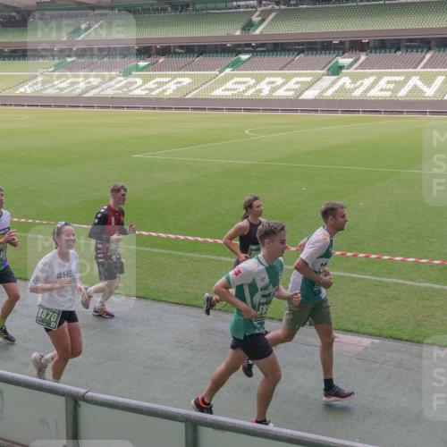 13.09.2026 - 21. swb-Marathon Bremen Michael Burmester http://msf.ph/oto/10336484 13.09.2026 13:12:13 Laufen im Stadion 118, 183, 265, 373, 514, 695, 703, 843, 933, 984, 1113, 1226, 1286, 1334, 1435, 1849, 1851, 1936, 1952, 2005, 2248, 2264, 2281, 2299, 2330, 2336, 2353, 2375, 2377, 2398, 2426, 2443, 2461, 2478, 2505, 2531, 2589, 2659, 2669, 2673, 2684, 2765, 2784, 2792, 2804, 2815, 2822, 2836, 2850, 2860, 2895, 2907, 2963, 2966, 2975, 2976, 3026, 3027, 3079, 3082, 3143, 3155, 3159, 3207, 3293, 3308, 3328, 3349, 3352, 3409, 3434, 3549, 551 meine-sportfotos.de