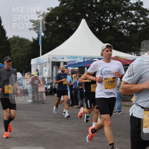13.09.2026 - Kiel Lauf Andreas Tolksdorf http://msf.ph/oto/10336500 13.09.2026 09:53:49 Kiellinie 229, 8280, 11669, 477 meine-sportfotos.de