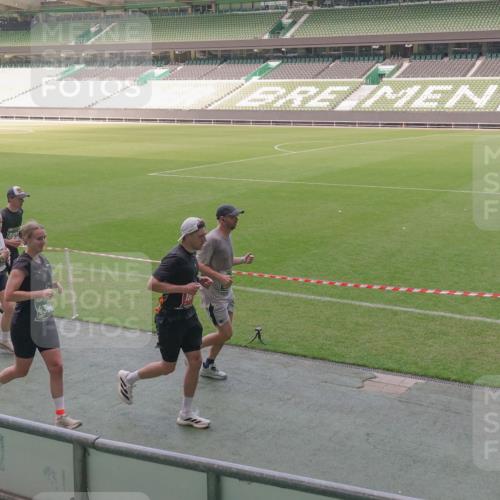 13.09.2026 - 21. swb-Marathon Bremen Michael Burmester http://msf.ph/oto/10336561 13.09.2026 13:12:20 Laufen im Stadion 118, 183, 265, 349, 514, 695, 702, 703, 843, 933, 984, 1113, 1226, 1286, 1334, 1435, 1849, 1851, 1936, 1952, 2005, 2248, 2264, 2281, 2299, 2330, 2336, 2353, 2375, 2377, 2398, 2426, 2443, 2461, 2478, 2505, 2531, 2589, 2659, 2669, 2673, 2684, 2765, 2792, 2804, 2815, 2822, 2836, 2850, 2860, 2884, 2895, 2907, 2963, 2966, 2975, 2976, 3027, 3079, 3082, 3143, 3155, 3159, 3293, 3308, 3328, 3349, 3352, 3409, 3434, 3549, 551 meine-sportfotos.de