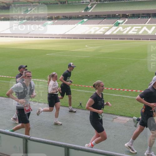 13.09.2026 - 21. swb-Marathon Bremen Michael Burmester http://msf.ph/oto/10336572 13.09.2026 13:12:21 Laufen im Stadion 118, 183, 265, 349, 514, 695, 702, 703, 843, 933, 984, 1113, 1226, 1286, 1334, 1435, 1641, 1849, 1851, 1936, 1952, 2005, 2248, 2264, 2281, 2299, 2330, 2336, 2353, 2375, 2377, 2398, 2426, 2443, 2461, 2478, 2505, 2531, 2589, 2659, 2669, 2673, 2684, 2765, 2792, 2804, 2815, 2822, 2836, 2850, 2860, 2884, 2895, 2907, 2963, 2966, 2975, 2976, 3027, 3079, 3082, 3143, 3155, 3159, 3253, 3293, 3308, 3328, 3349, 3352, 3409, 3434, 3549, 551 meine-sportfotos.de