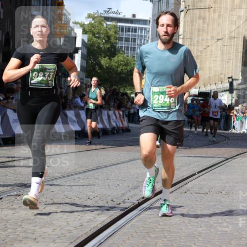 13.09.2026 - 21. swb-Marathon Bremen Strokosch-Dieckow http://msf.ph/oto/10336732 13.09.2026 13:18:39 Ziel 1146, 1419, 1872, 2055, 3458, 3634, 5292, 5307, 5460, 6152, 6293, 6294, 6818, 7491, 7954, 9134, 9609, 10065, 13150, 307, 4120, 4916, 5277, 5867, 6787, 7104, 7163, 7602, 8743, 9327 meine-sportfotos.de