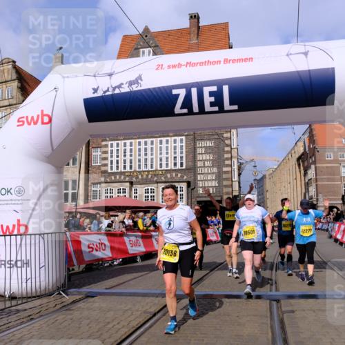 13.09.2026 - 21. swb-Marathon Bremen Tim E. http://msf.ph/oto/10336749 13.09.2026 11:07:48 Ziel 10138, 10205, 10279, 10280, 10363, 10364, 10501, 10505, 10580, 10695, 10748, 10907, 10935, 11123, 11223, 11417, 11643, 11767, 11865, 11899, 11917, 11924, 11934, 12020, 12167, 12168, 12173, 12210, 12277, 12419, 12509, 12536 meine-sportfotos.de