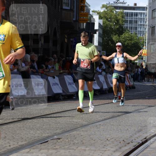 13.09.2026 - 21. swb-Marathon Bremen Strokosch-Dieckow http://msf.ph/oto/10336828 13.09.2026 13:18:43 Ziel 1146, 1419, 2055, 5307, 5460, 6293, 6294, 6818, 7491, 7731, 7954, 8404, 8872, 9019, 9275, 10065, 13150, 307, 4916, 5277, 6310, 7104, 7163, 7602, 7791, 13184 meine-sportfotos.de