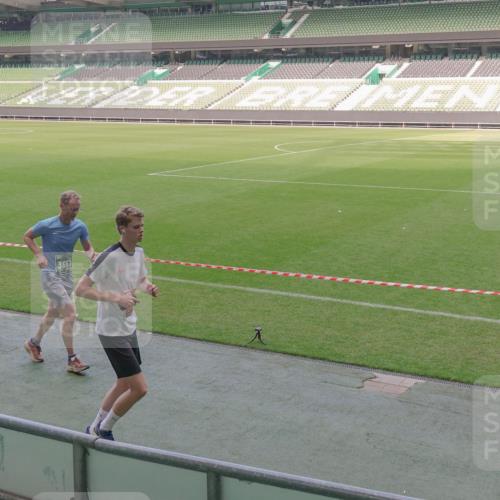 13.09.2026 - 21. swb-Marathon Bremen Michael Burmester http://msf.ph/oto/10336896 13.09.2026 13:13:03 Laufen im Stadion 118, 183, 270, 278, 349, 514, 576, 600, 695, 702, 703, 843, 933, 950, 1005, 1113, 1143, 1226, 1286, 1334, 1426, 1435, 1596, 1641, 1849, 1851, 1936, 1991, 2005, 2035, 2079, 2248, 2264, 2336, 2375, 2377, 2387, 2398, 2426, 2439, 2457, 2461, 2478, 2505, 2612, 2659, 2665, 2673, 2684, 2693, 2765, 2773, 2792, 2815, 2816, 2822, 2850, 2860, 2884, 2895, 2921, 2963, 2966, 2972, 2975, 3016, 3027, 3079, 3111, 3143, 3155, 3209, 3253, 3277, 3293, 3304, 3308, 3313, 3328, 3349, 3434 meine-sportfotos.de