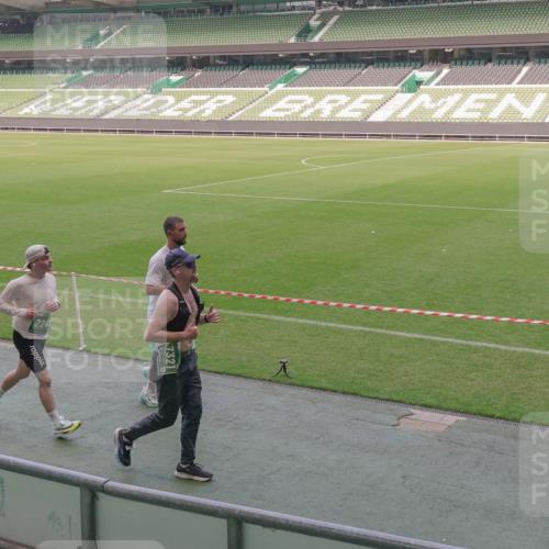 13.09.2026 - 21. swb-Marathon Bremen Michael Burmester http://msf.ph/oto/10336939 13.09.2026 13:13:09 Laufen im Stadion 118, 183, 270, 278, 349, 514, 576, 600, 631, 695, 702, 843, 933, 950, 1005, 1113, 1143, 1226, 1286, 1334, 1426, 1435, 1596, 1641, 1849, 1851, 1991, 2005, 2035, 2079, 2248, 2264, 2336, 2375, 2377, 2387, 2398, 2412, 2426, 2439, 2457, 2461, 2478, 2505, 2540, 2612, 2665, 2673, 2684, 2693, 2765, 2773, 2792, 2815, 2816, 2850, 2860, 2884, 2895, 2921, 2963, 2966, 2972, 2975, 3016, 3079, 3111, 3143, 3155, 3209, 3253, 3277, 3293, 3304, 3308, 3313, 3349, 3434 meine-sportfotos.de