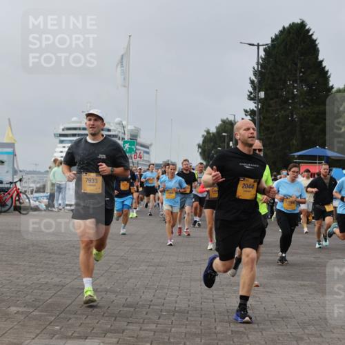 13.09.2026 - Kiel Lauf Andreas Tolksdorf http://msf.ph/oto/10336943 13.09.2026 09:54:06 Kiellinie 7933, 4, 1784, 1, 394, 2044, 11568, 2716, 11 meine-sportfotos.de