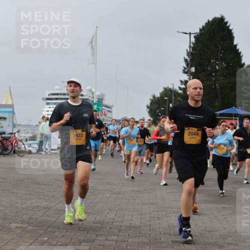13.09.2026 - Kiel Lauf Andreas Tolksdorf http://msf.ph/oto/10336952 13.09.2026 09:54:07 Kiellinie 7933, 84, 2044, 11568, 2716, 11 meine-sportfotos.de
