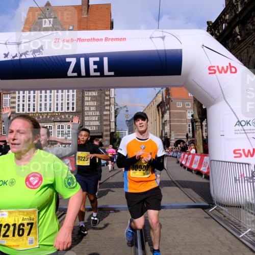 13.09.2026 - 21. swb-Marathon Bremen Tim E. http://msf.ph/oto/10337024 13.09.2026 11:07:55 Ziel 10138, 10279, 10280, 10363, 10364, 10501, 10505, 10580, 10595, 10830, 10871, 10907, 10935, 11037, 11223, 11515, 11643, 11767, 11899, 11924, 11934, 12097, 12167, 12168, 12194, 12210, 12277, 12307, 12419, 12509 meine-sportfotos.de