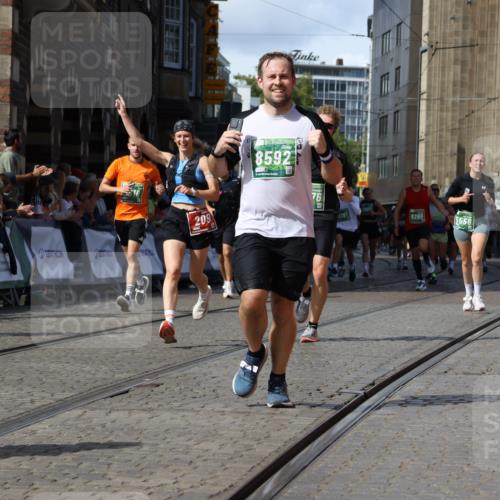 13.09.2026 - 21. swb-Marathon Bremen Strokosch-Dieckow http://msf.ph/oto/10337030 13.09.2026 13:25:57 Ziel 150, 191, 209, 1458, 1650, 1752, 2421, 2781, 3124, 3186, 3722, 3806, 4439, 4717, 4927, 5139, 5703, 5755, 5814, 8545, 8597, 8890, 9440, 9468, 9506, 1896, 2666, 3248, 3516, 4476, 4724, 5558, 5854, 5906, 6605, 6886, 8361, 8635, 9266, 9794 meine-sportfotos.de