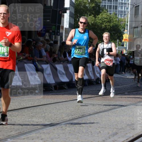 13.09.2026 - 21. swb-Marathon Bremen Strokosch-Dieckow http://msf.ph/oto/10337113 13.09.2026 13:18:52 Ziel 465, 1146, 1419, 2055, 2324, 2948, 3631, 4413, 4642, 5307, 5867, 6293, 6294, 6818, 7245, 7731, 8404, 8540, 8743, 8872, 9019, 9275, 9327, 9833, 13150, 2007, 4857, 4916, 6310, 7154, 7647, 7686, 7791, 9512, 13184 meine-sportfotos.de