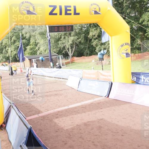 13.09.2026 - Airport Race Dennis Weichert http://msf.ph/oto/10337180 13.09.2026 10:37:05 Ziel 4127, 5227, 5228, 5244, 5252, 5276, 5445 meine-sportfotos.de