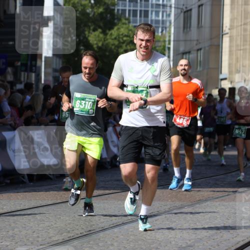 13.09.2026 - 21. swb-Marathon Bremen Strokosch-Dieckow http://msf.ph/oto/10337198 13.09.2026 13:18:56 Ziel 465, 2055, 2324, 2948, 3631, 4120, 4413, 4642, 5307, 5867, 6293, 6294, 6787, 6818, 7163, 7245, 7731, 8404, 8540, 8743, 8872, 9019, 9275, 9327, 9833, 2007, 2390, 4819, 4857, 5172, 6137, 6310, 7154, 7647, 7686, 9512, 13184 meine-sportfotos.de