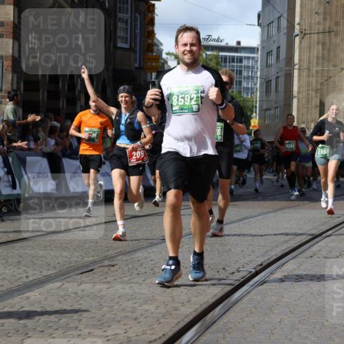 13.09.2026 - 21. swb-Marathon Bremen Strokosch-Dieckow http://msf.ph/oto/10337213 13.09.2026 13:25:57 Ziel 150, 191, 209, 1458, 1650, 1752, 2421, 2781, 3124, 3186, 3722, 3806, 4439, 4717, 4927, 5139, 5703, 5755, 5814, 8545, 8597, 8890, 9440, 9468, 9506, 1896, 2666, 3248, 3516, 4476, 4724, 5558, 5854, 5906, 6605, 6886, 8361, 8635, 9266, 9794 meine-sportfotos.de