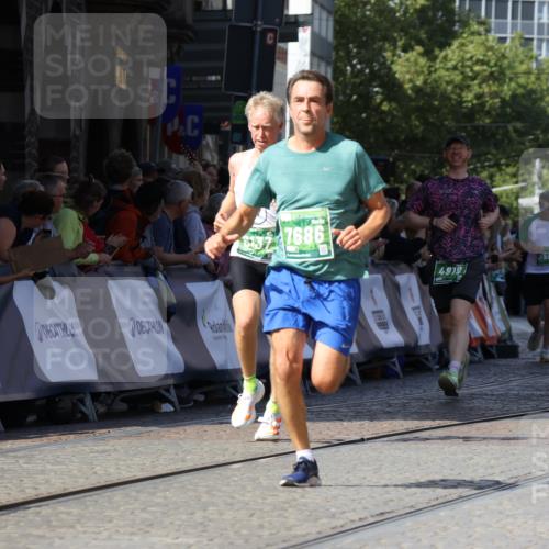 13.09.2026 - 21. swb-Marathon Bremen Strokosch-Dieckow http://msf.ph/oto/10337345 13.09.2026 13:19:03 Ziel 307, 465, 2324, 2948, 3631, 4120, 4413, 4642, 5277, 5867, 6787, 7104, 7163, 7245, 7602, 8540, 8743, 9327, 9833, 189, 666, 1599, 2007, 2390, 2423, 2535, 3508, 4819, 4857, 5172, 6008, 6137, 6633, 7686, 7754, 9552, 9805 meine-sportfotos.de