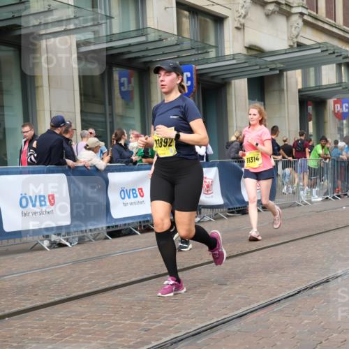 13.09.2026 - 21. swb-Marathon Bremen Strokosch-Dieckow http://msf.ph/oto/10337367 13.09.2026 11:05:24 Ziel 10018, 10168, 10186, 10238, 10259, 10260, 10305, 10432, 10457, 10864, 11024, 11314, 11387, 11520, 11521, 11571, 11572, 11724, 11791, 11892, 11947, 12055, 12156, 12273, 12330, 12362, 12378, 12501, 12523, 12528, 12773, 10186, 10370, 10411, 10432, 10576, 10697, 10717, 10718, 10800, 10802, 10995, 11102, 11105, 11146, 11157, 11218, 11281, 11326, 11334, 11394, 11571, 11572, 11584, 11616, 11722, 11900, 12011, 12055, 12064, 12251 meine-sportfotos.de