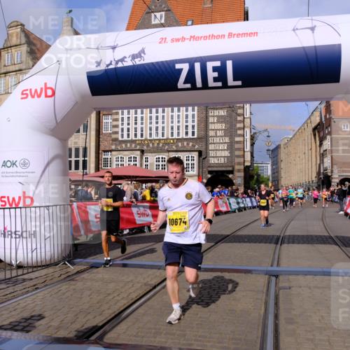 13.09.2026 - 21. swb-Marathon Bremen Tim E. http://msf.ph/oto/10337378 13.09.2026 11:08:08 Ziel 10139, 10595, 10660, 10661, 10674, 10830, 10871, 10937, 11037, 11515, 11643, 12024, 12031, 12066, 12097, 12194, 12307, 12509, 12511, 12512 meine-sportfotos.de
