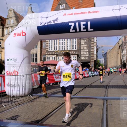 13.09.2026 - 21. swb-Marathon Bremen Tim E. http://msf.ph/oto/10337388 13.09.2026 11:08:08 Ziel 10139, 10595, 10660, 10661, 10674, 10830, 10871, 10937, 11037, 11515, 11643, 12024, 12031, 12066, 12097, 12194, 12307, 12509, 12511, 12512 meine-sportfotos.de