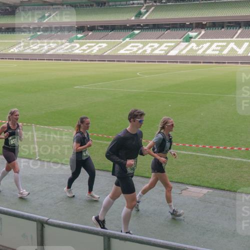 13.09.2026 - 21. swb-Marathon Bremen Michael Burmester http://msf.ph/oto/10337488 13.09.2026 13:14:15 Laufen im Stadion 183, 270, 278, 300, 349, 414, 460, 576, 600, 631, 695, 702, 768, 933, 950, 956, 1005, 1008, 1047, 1143, 1392, 1408, 1426, 1573, 1596, 1641, 1818, 1819, 1991, 2024, 2035, 2079, 2233, 2314, 2387, 2412, 2439, 2457, 2461, 2478, 2494, 2521, 2540, 2564, 2612, 2665, 2684, 2690, 2691, 2693, 2737, 2773, 2792, 2816, 2829, 2838, 2861, 2865, 2884, 2887, 2921, 2972, 2978, 3016, 3111, 3209, 3253, 3277, 3293, 3304, 3313, 3355, 3378, 3405, 3428, 3653, 3661, 3680, 4034, 4080, 4511 meine-sportfotos.de