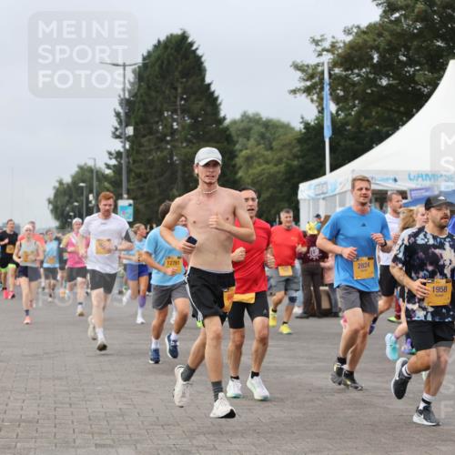 13.09.2026 - Kiel Lauf Andreas Tolksdorf http://msf.ph/oto/10337498 13.09.2026 09:54:28 Kiellinie 12761, 2824, 86, 1958, 5611 meine-sportfotos.de