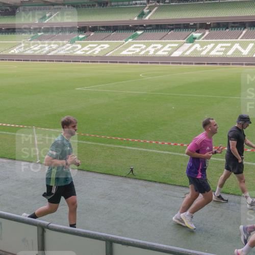 13.09.2026 - 21. swb-Marathon Bremen Michael Burmester http://msf.ph/oto/10337588 13.09.2026 13:14:29 Laufen im Stadion 266, 270, 278, 300, 349, 414, 460, 576, 600, 631, 768, 950, 956, 1005, 1008, 1047, 1143, 1392, 1408, 1426, 1573, 1596, 1641, 1818, 1819, 1991, 2024, 2035, 2079, 2233, 2235, 2314, 2359, 2387, 2412, 2439, 2457, 2466, 2484, 2494, 2521, 2540, 2564, 2612, 2665, 2690, 2691, 2693, 2737, 2773, 2816, 2829, 2838, 2861, 2865, 2884, 2887, 2921, 2958, 2972, 2978, 3016, 3111, 3209, 3253, 3277, 3304, 3313, 3355, 3378, 3405, 3428, 3653, 3661, 3670, 3680, 3847, 4034, 4080, 4511 meine-sportfotos.de