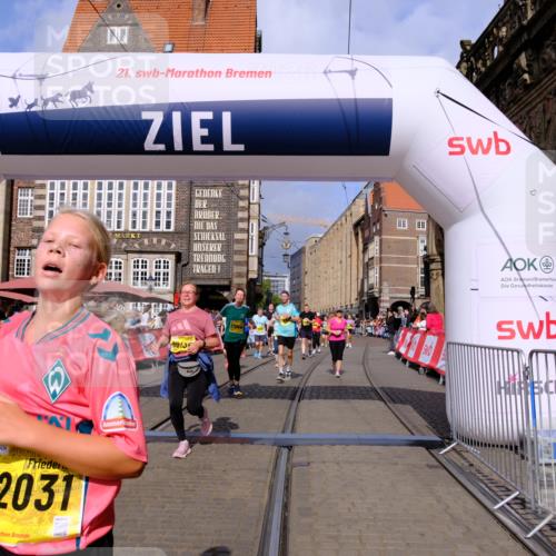 13.09.2026 - 21. swb-Marathon Bremen Tim E. http://msf.ph/oto/10337598 13.09.2026 11:08:16 Ziel 10139, 10404, 10493, 10660, 10661, 10674, 10767, 10937, 11044, 11378, 11404, 11659, 11831, 11833, 11958, 12024, 12031, 12066, 12160, 12248, 12384, 12389, 12511, 12512 meine-sportfotos.de