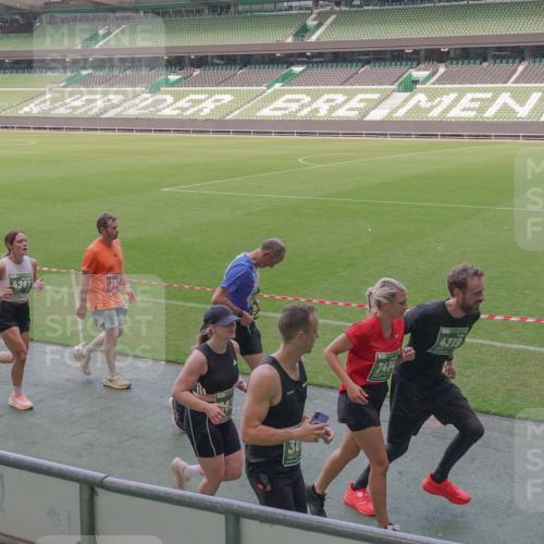 13.09.2026 - 21. swb-Marathon Bremen Michael Burmester http://msf.ph/oto/10337602 13.09.2026 13:14:31 Laufen im Stadion 266, 270, 278, 300, 414, 460, 576, 600, 631, 768, 950, 956, 1005, 1008, 1047, 1143, 1392, 1408, 1426, 1573, 1596, 1641, 1818, 1819, 1991, 2024, 2035, 2079, 2233, 2235, 2314, 2359, 2387, 2412, 2439, 2457, 2466, 2484, 2494, 2521, 2540, 2564, 2612, 2665, 2690, 2691, 2693, 2737, 2773, 2816, 2829, 2838, 2861, 2865, 2887, 2921, 2958, 2972, 2978, 3016, 3111, 3209, 3253, 3277, 3304, 3313, 3355, 3378, 3405, 3428, 3653, 3661, 3670, 3680, 3829, 3847, 4034, 4080, 4511 meine-sportfotos.de