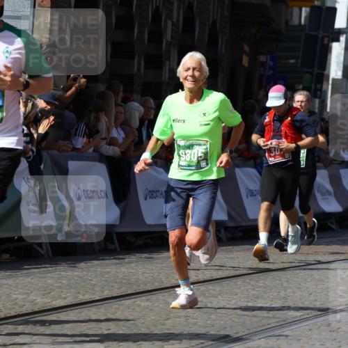 13.09.2026 - 21. swb-Marathon Bremen Strokosch-Dieckow http://msf.ph/oto/10337608 13.09.2026 13:19:15 Ziel 307, 2007, 4916, 5277, 6310, 7104, 7154, 7163, 7602, 7647, 7686, 7791, 9512, 13184, 2423, 3182, 3508, 4319, 4455, 5371, 6008, 7268, 7754, 7945, 8153, 9552, 9638, 9805 meine-sportfotos.de